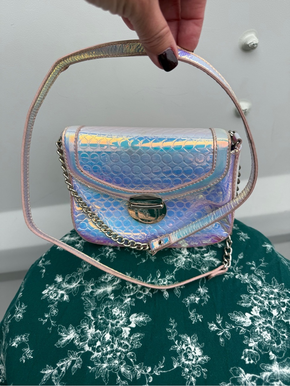 Nine West Iridescent Pink Purple Bubble-Texture Crossbody Bag Gold Chain Strap - Picture 6 of 16